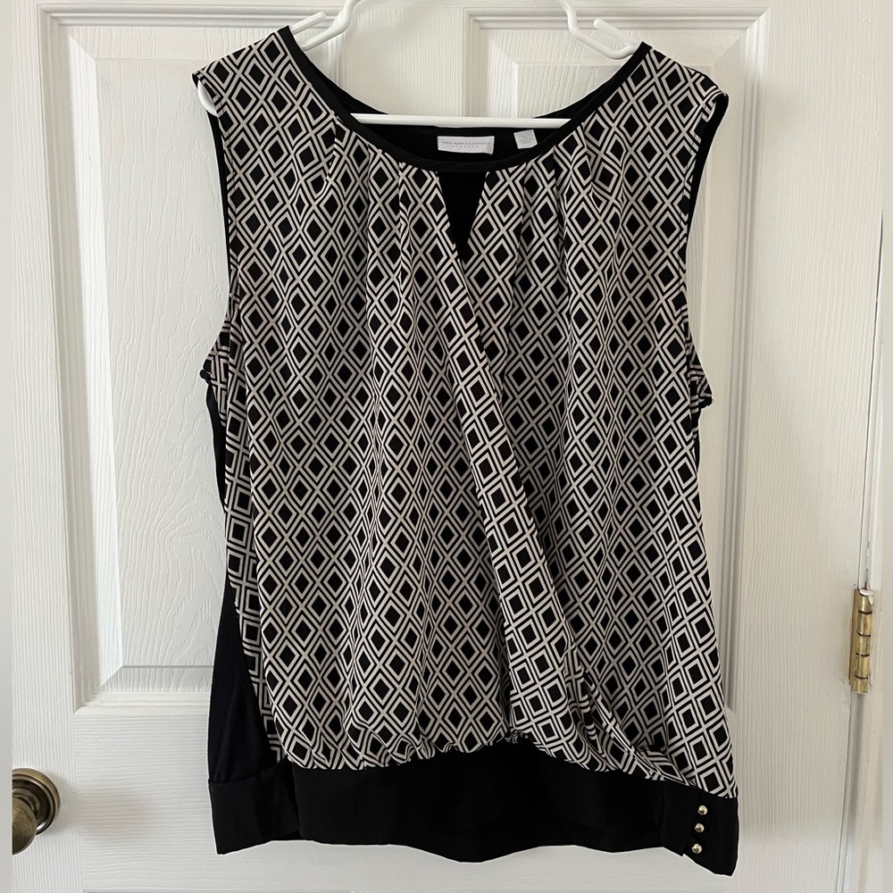 New York & Company Black and White Diamond Pattern Blouse